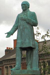 [An image showing John Biggs Statue]